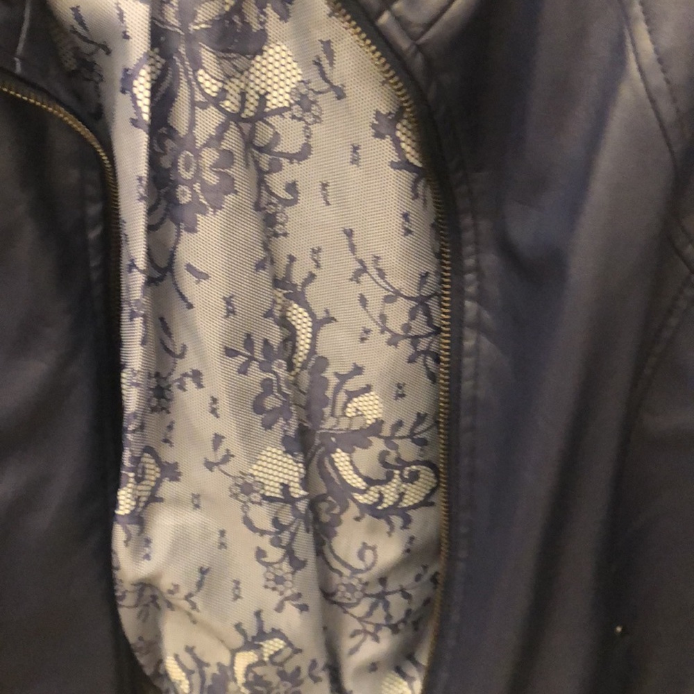Jacket - Picture 4 of 4